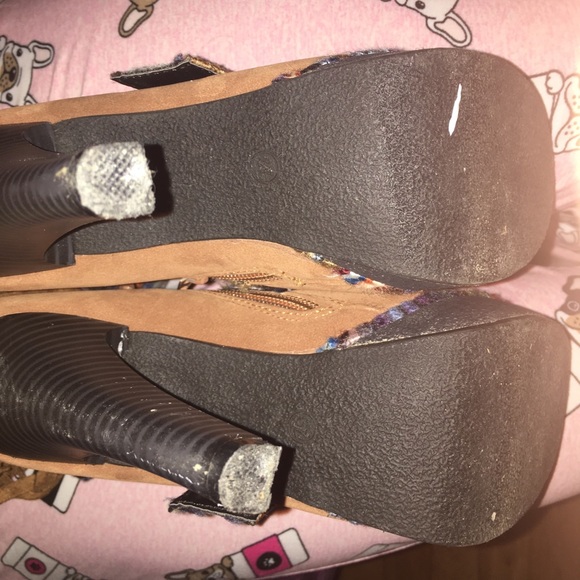 Boots 👢 wear one only one great condition - Picture 3 of 3